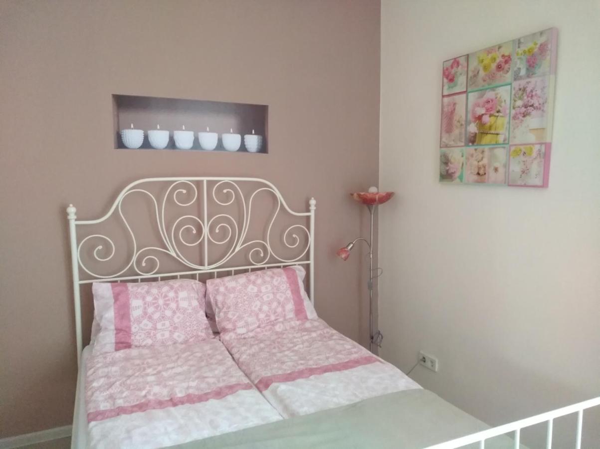 Aqua Apartmanok Pécs Buitenkant foto