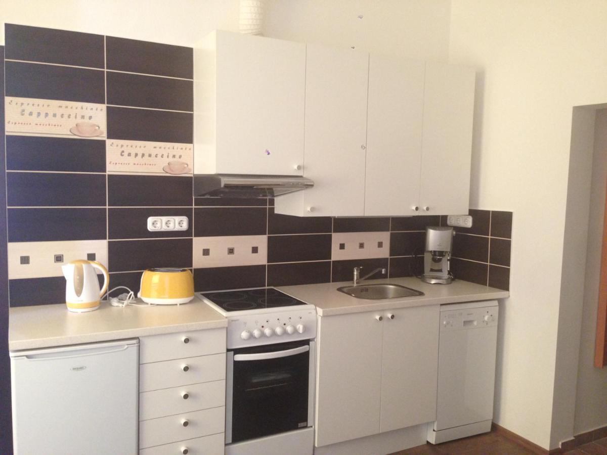 Aqua Apartmanok Pécs Buitenkant foto