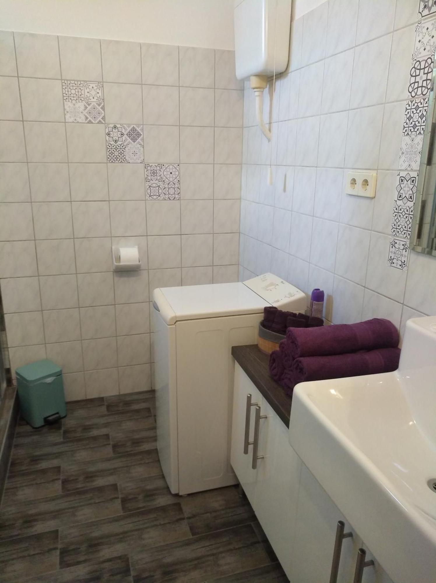 Aqua Apartmanok Pécs Buitenkant foto