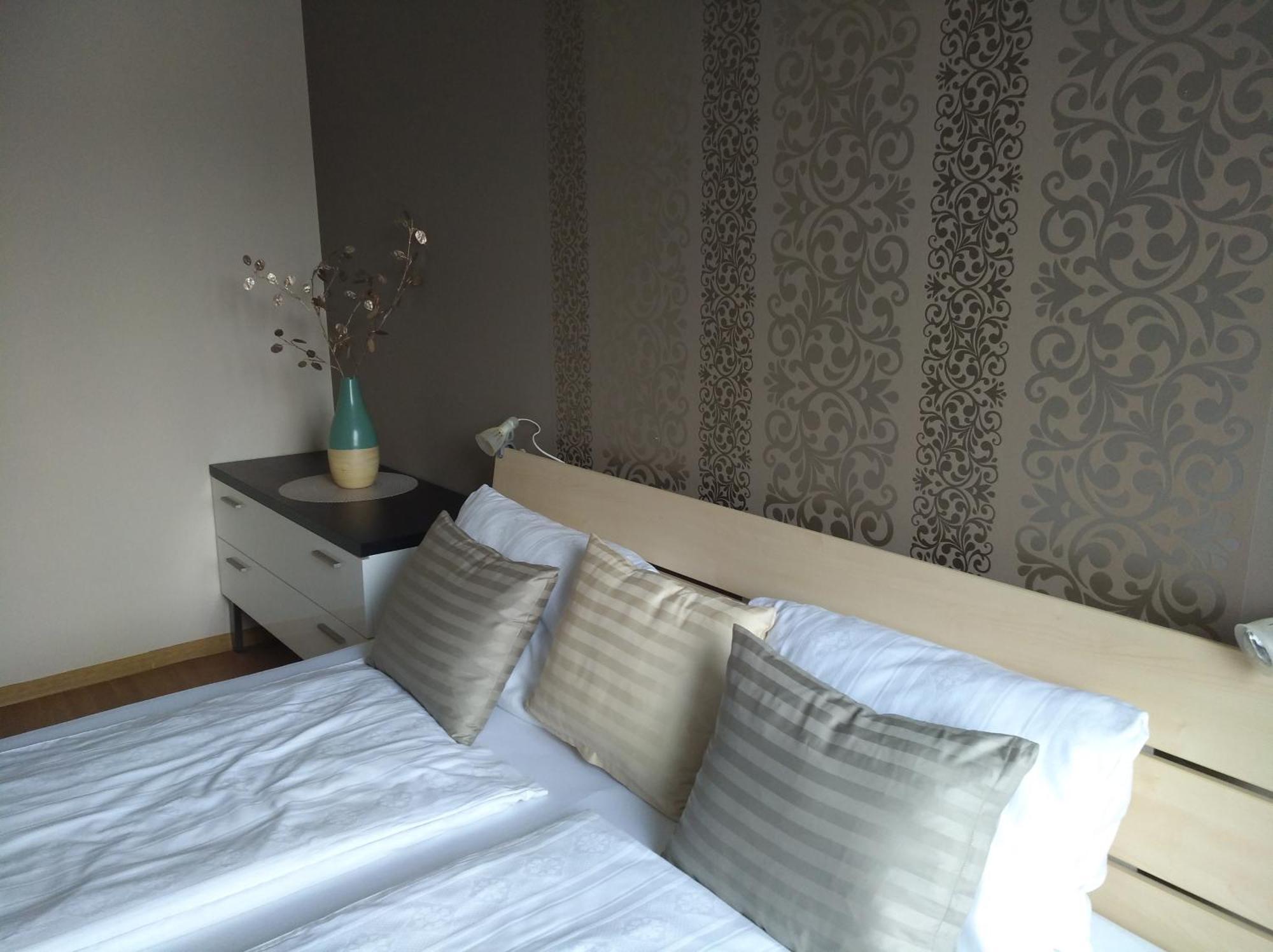 Aqua Apartmanok Pécs Buitenkant foto